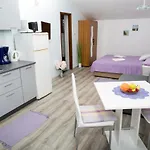 Vigi Apartment *