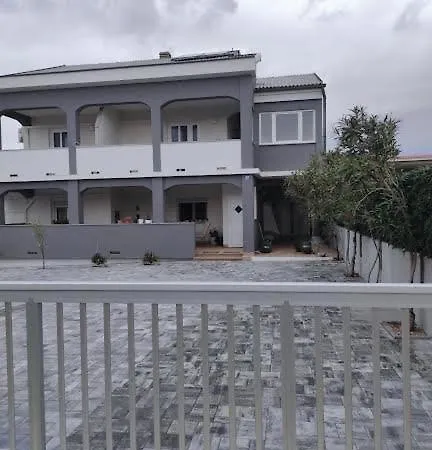 Apartment Vigi *
